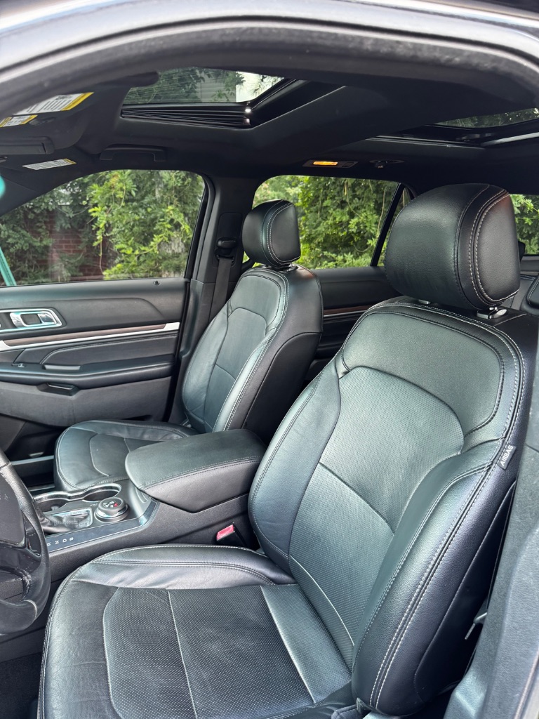2017 Ford Explorer - $9,900