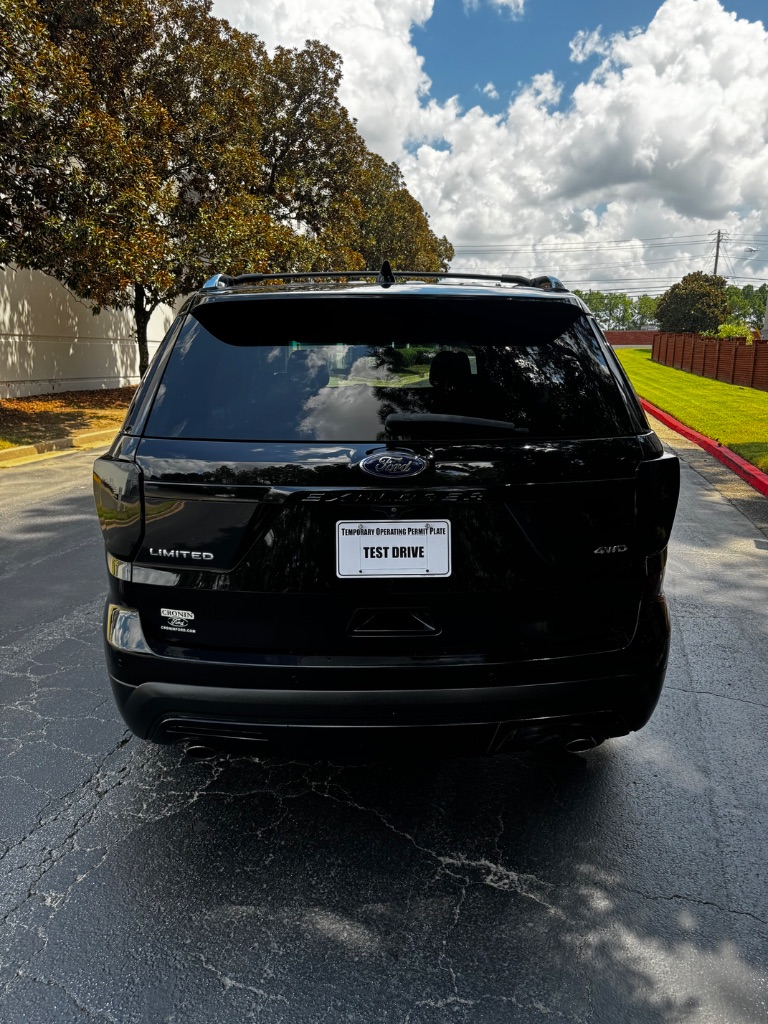 2017 Ford Explorer - $9,900