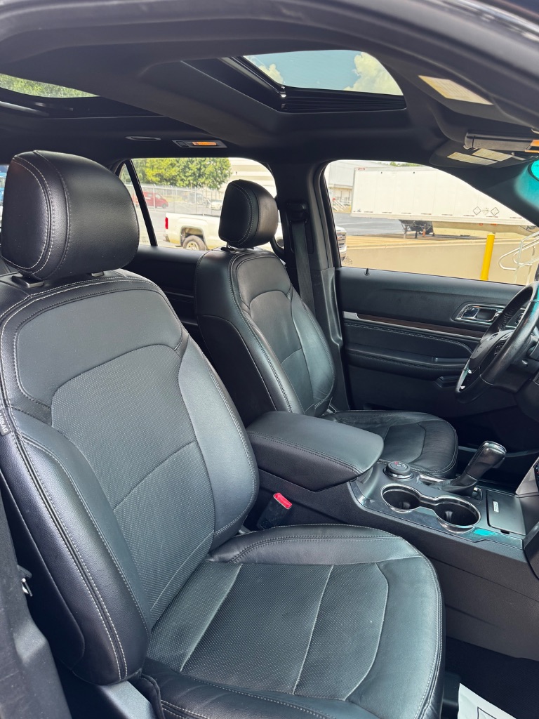 2017 Ford Explorer - $9,900