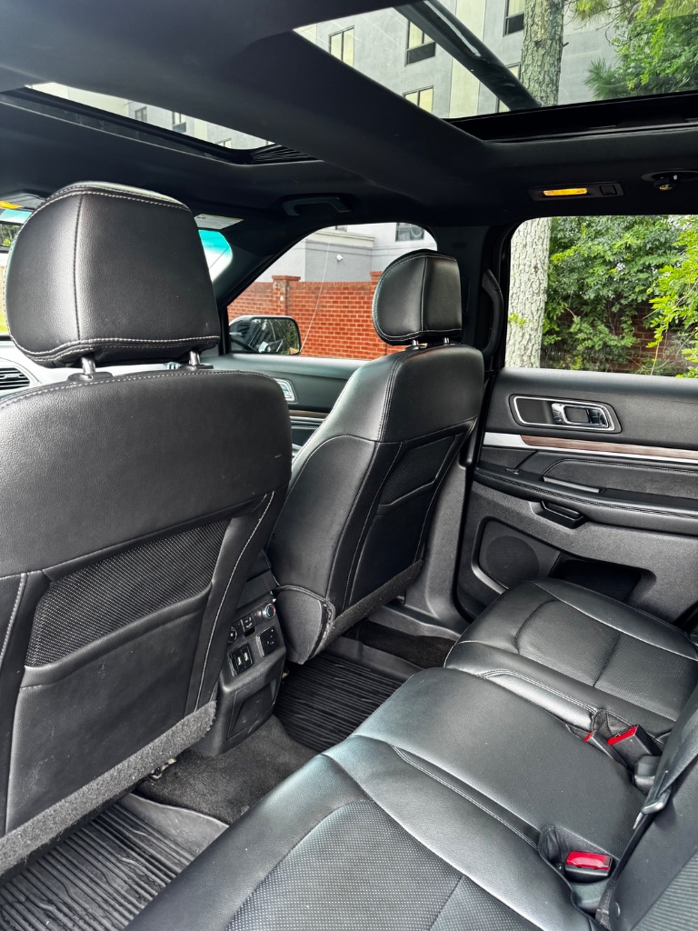 2017 Ford Explorer - $9,900