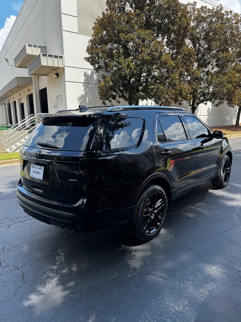 2017 Ford Explorer - $9,900