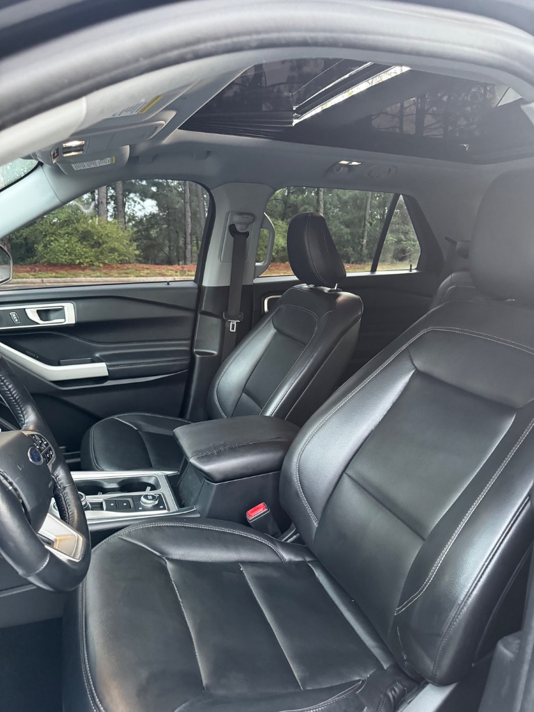 2020 Ford Explorer - $13,900