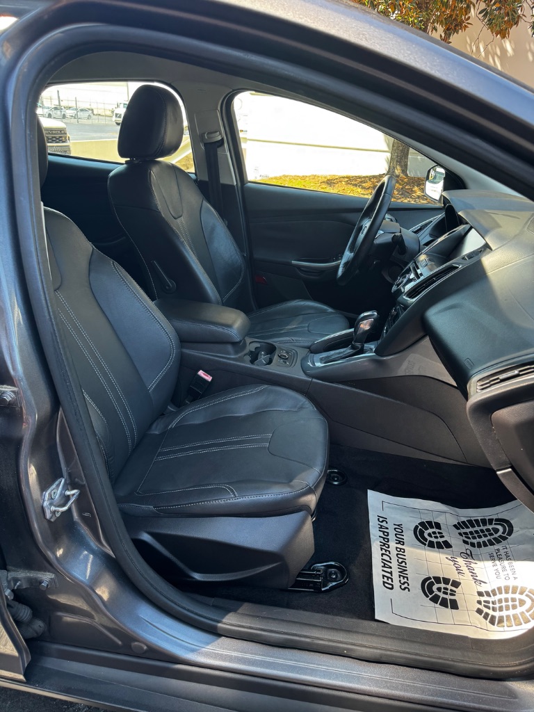 2013 Ford Focus - $4,900