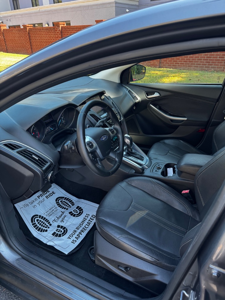 2013 Ford Focus - $4,900