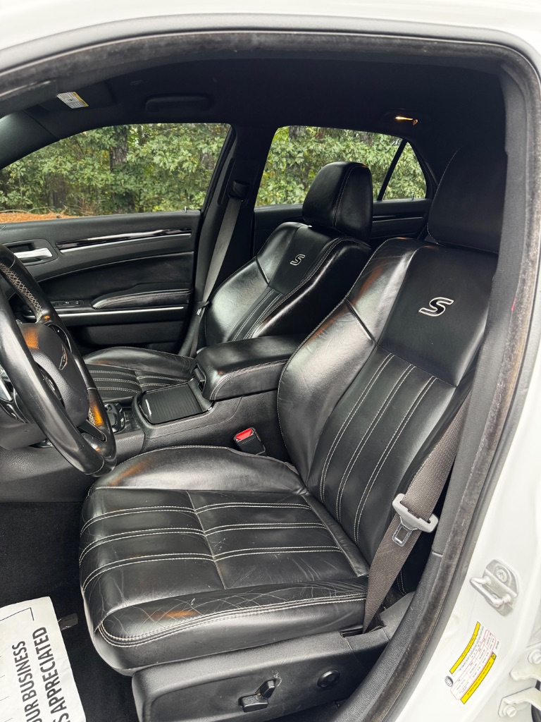 2019 Chrysler 300 - $12,900