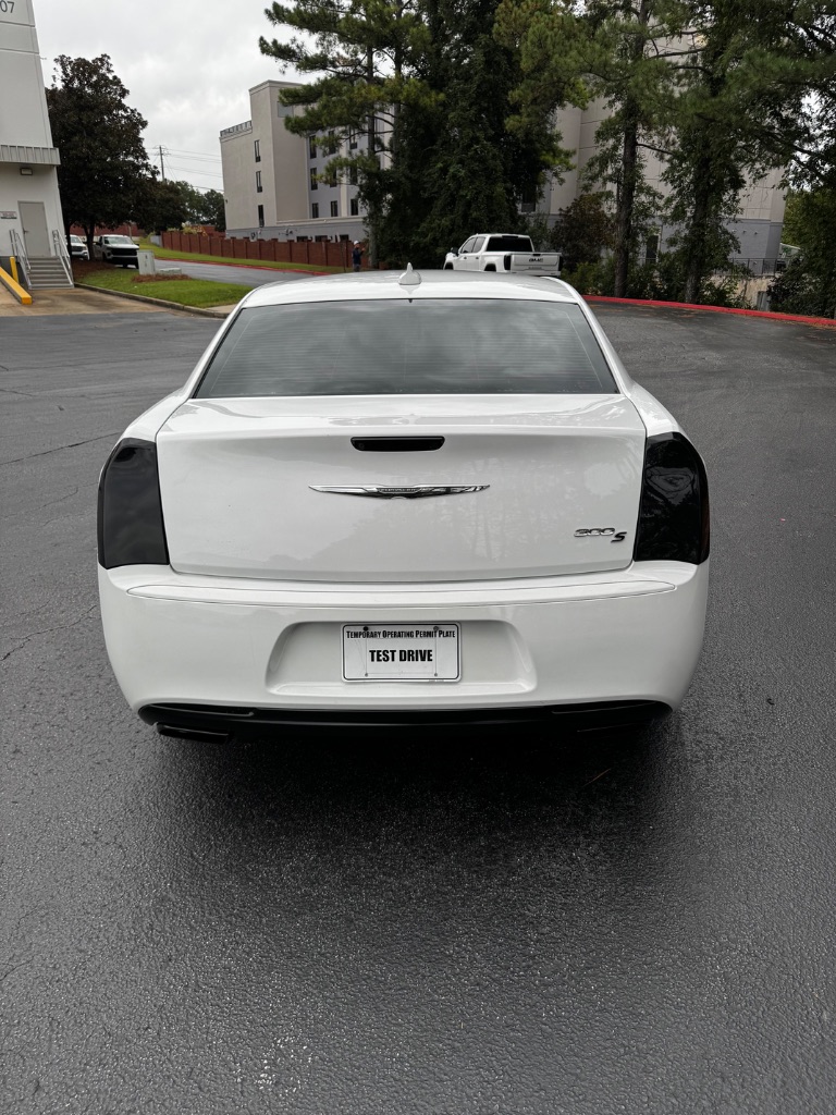 2019 Chrysler 300 - $12,900