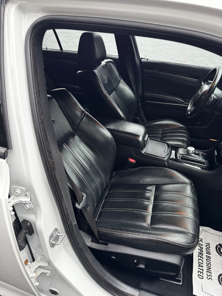 2019 Chrysler 300 - $12,900