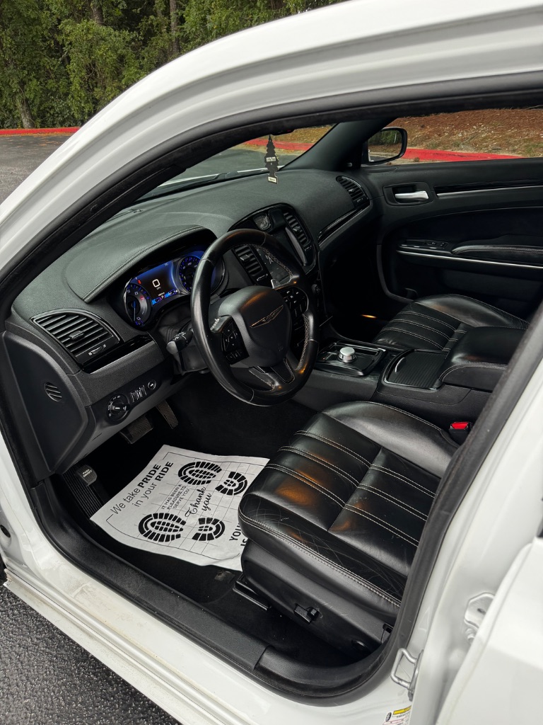 2019 Chrysler 300 - $12,900