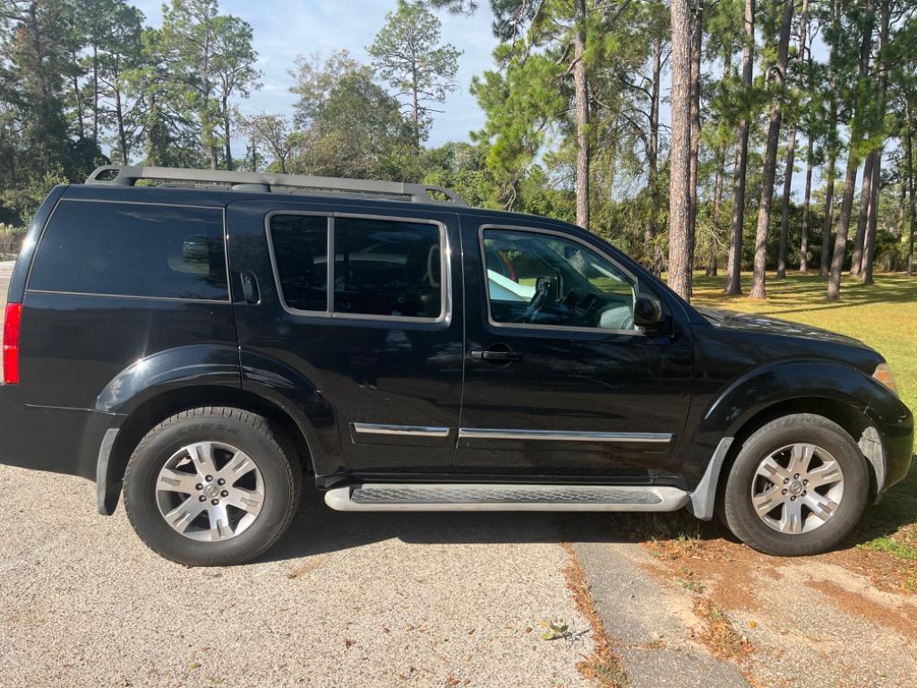2012 Nissan Pathfinder S photo