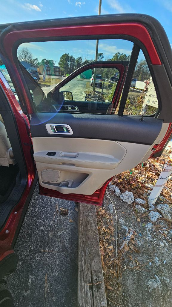 2013 Ford Explorer XLT photo