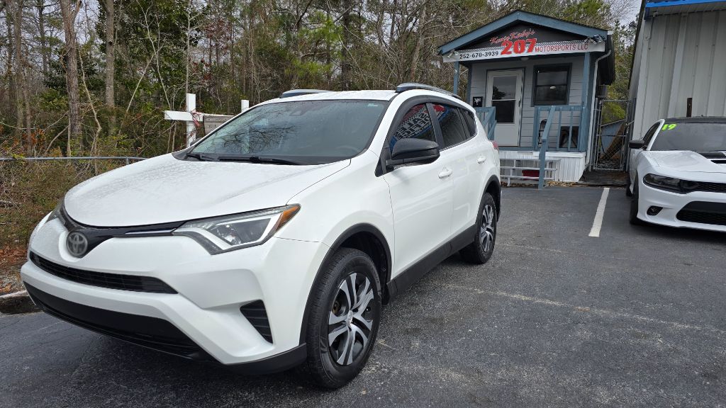 2017 Toyota RAV4 LE photo
