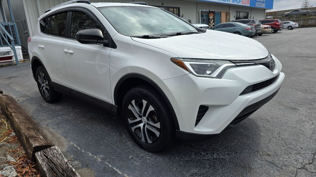 2017 Toyota RAV4 LE photo
