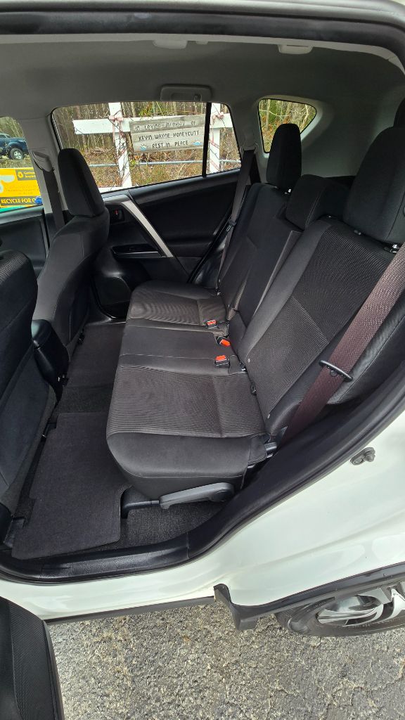 2017 Toyota RAV4 LE photo