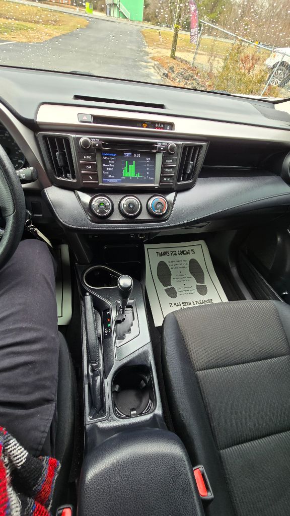 2017 Toyota RAV4 LE photo