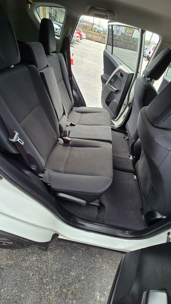 2017 Toyota RAV4 LE photo