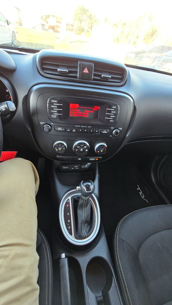 2015 Kia Soul + photo