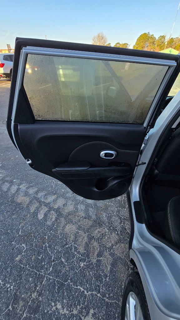 2015 Kia Soul + photo