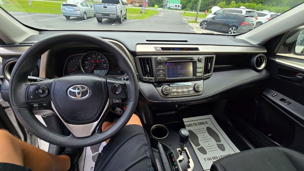 2013 Toyota RAV4 XLE photo