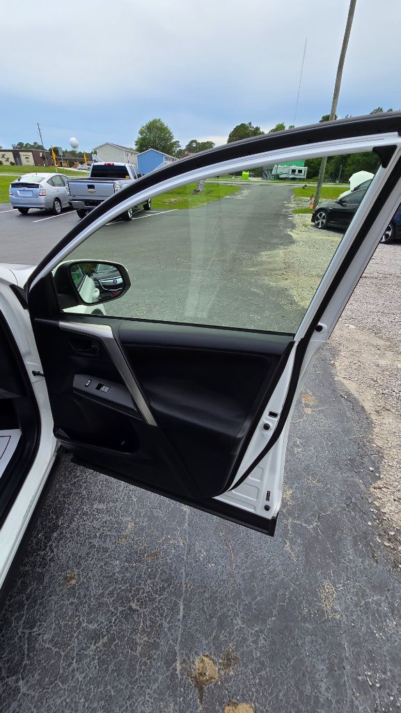 2013 Toyota RAV4 XLE photo