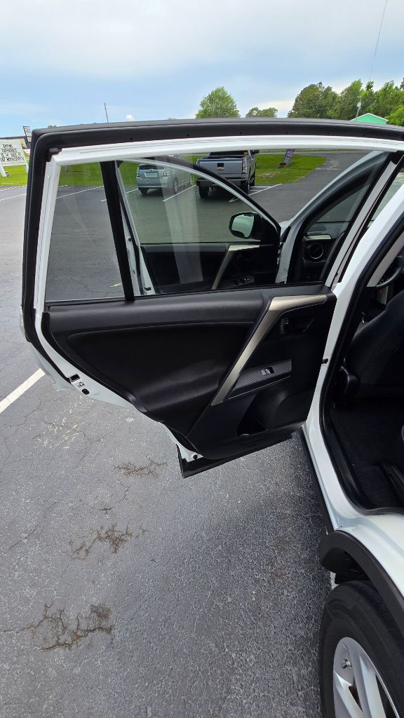 2013 Toyota RAV4 XLE photo