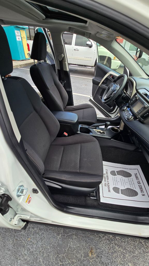 2013 Toyota RAV4 XLE photo