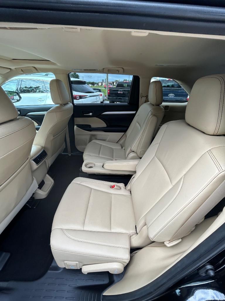 2019 Toyota Highlander - $26,500