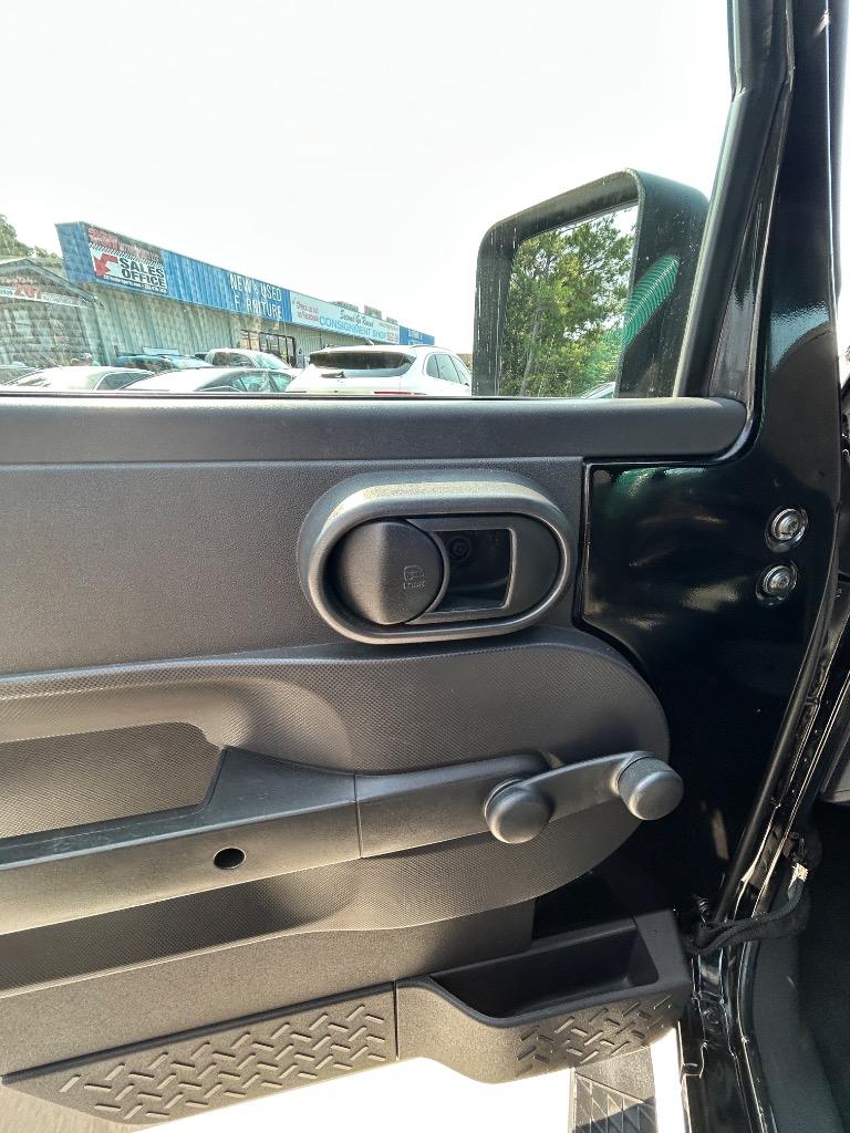 2009 Jeep Wrangler - $11,500