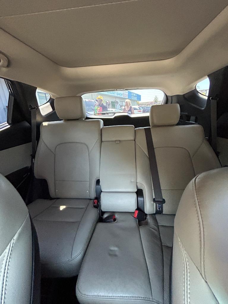 2017 Hyundai Santa Fe Sport - $10,900