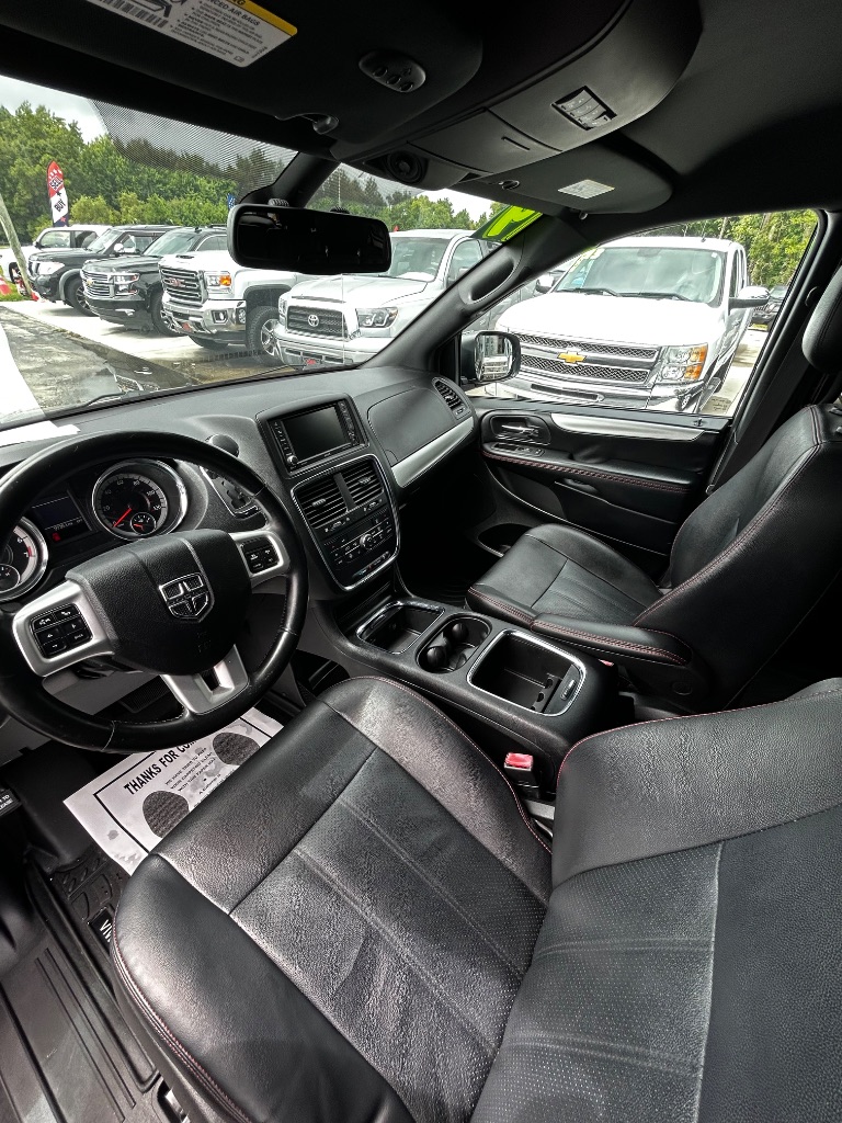 2019 Dodge Grand Caravan - $12,900