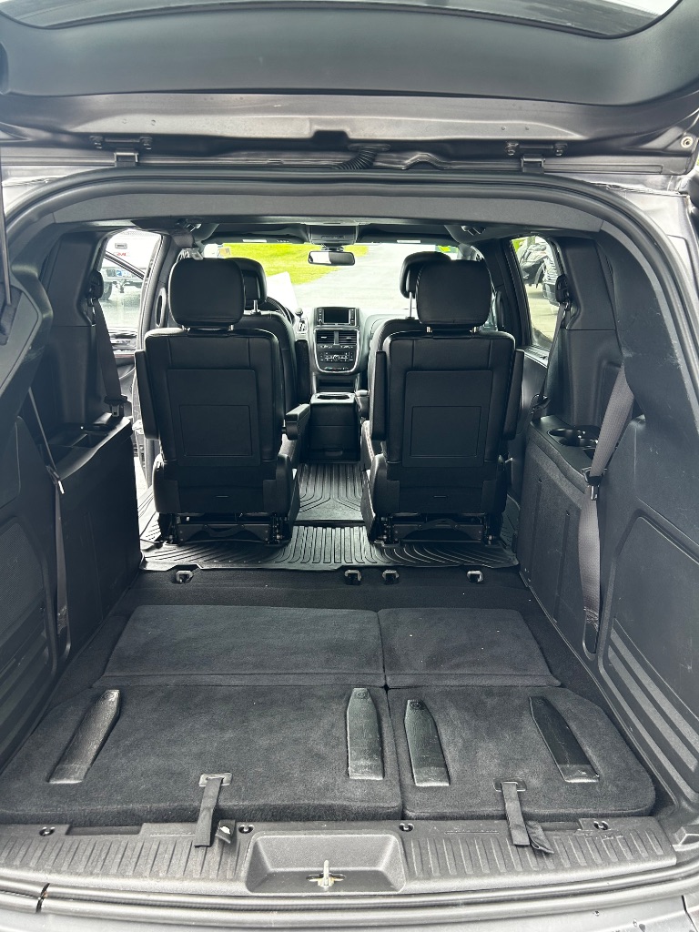 2019 Dodge Grand Caravan - $12,900