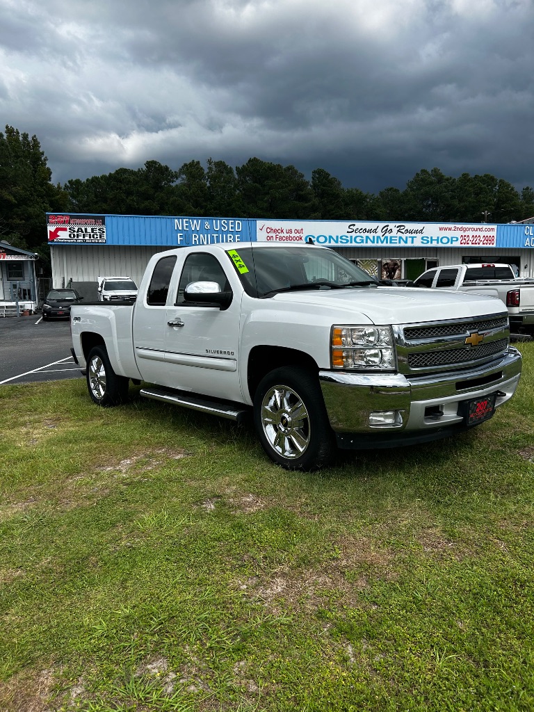 2013 Chevrolet Silverado - $14,900