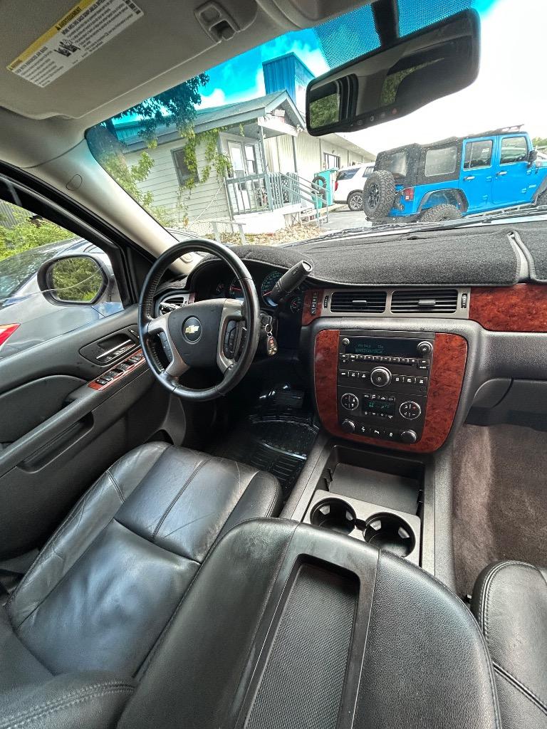 2013 Chevrolet Suburban - $12,900
