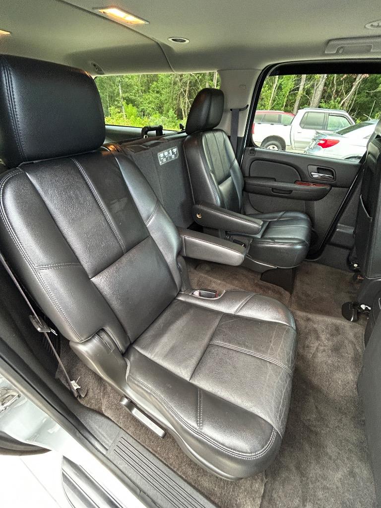2013 Chevrolet Suburban - $12,900