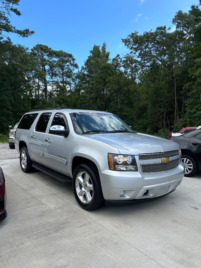 2013 Chevrolet Suburban - $12,900