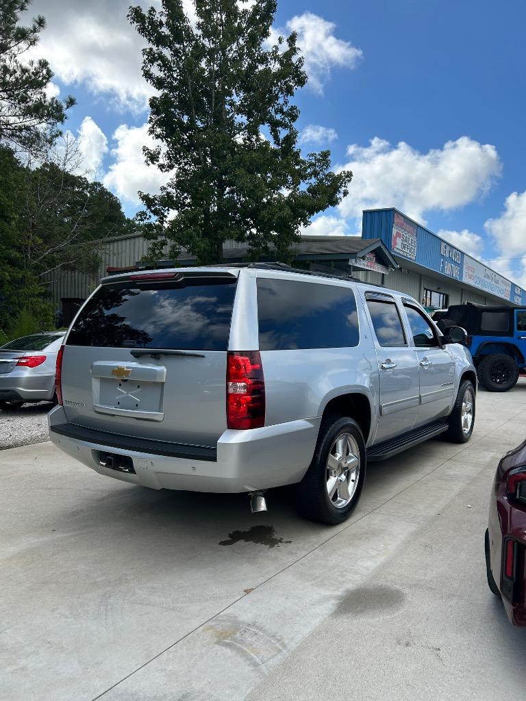2013 Chevrolet Suburban - $12,900