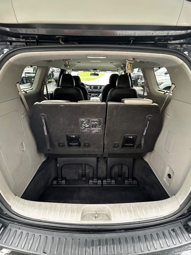 2017 Kia Sedona - $9,400