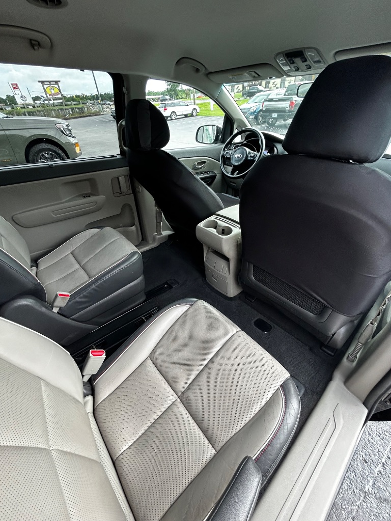 2017 Kia Sedona - $9,400