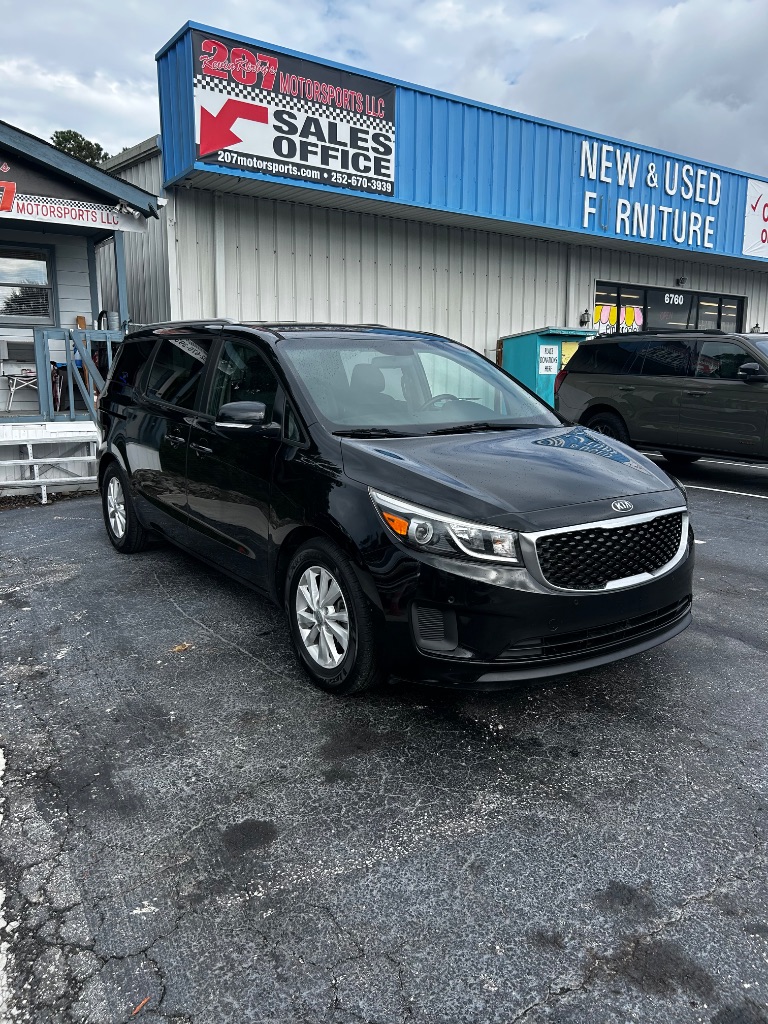 2017 Kia Sedona - $9,400