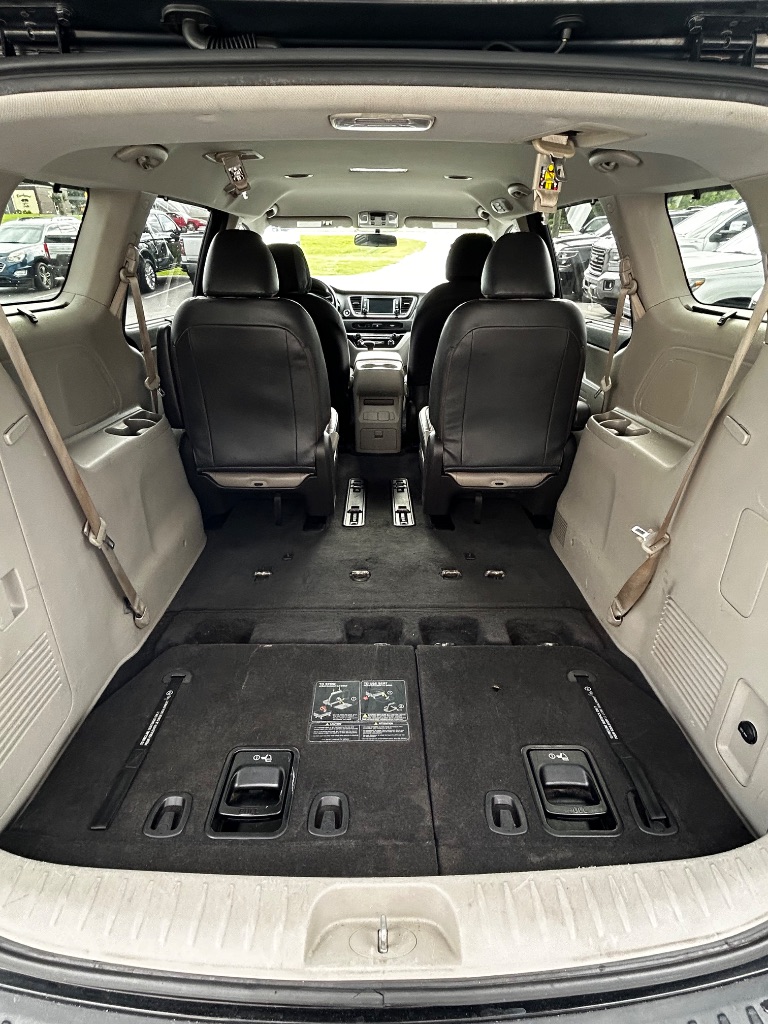 2017 Kia Sedona - $9,400