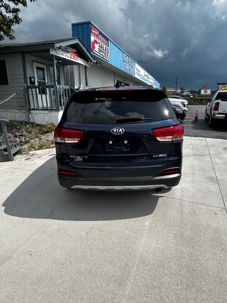 2018 Kia Sorento - $13,900