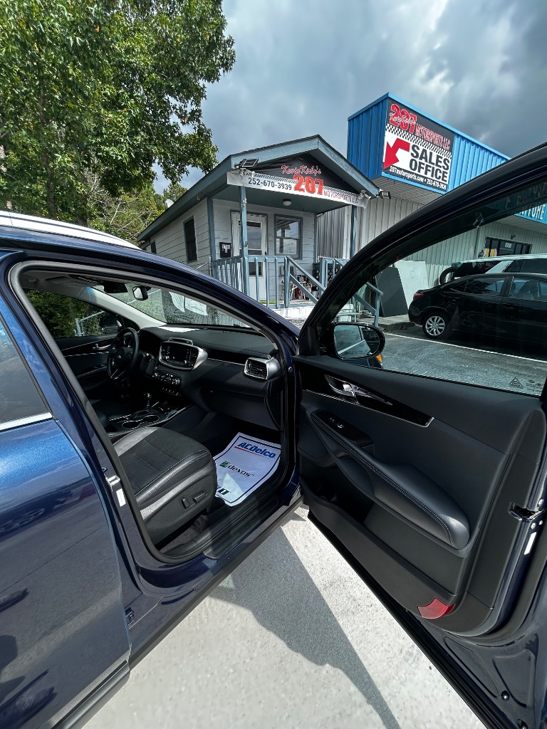 2018 Kia Sorento - $13,900