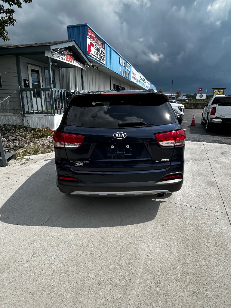 2018 Kia Sorento - $13,900