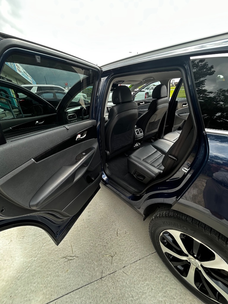 2018 Kia Sorento - $13,900
