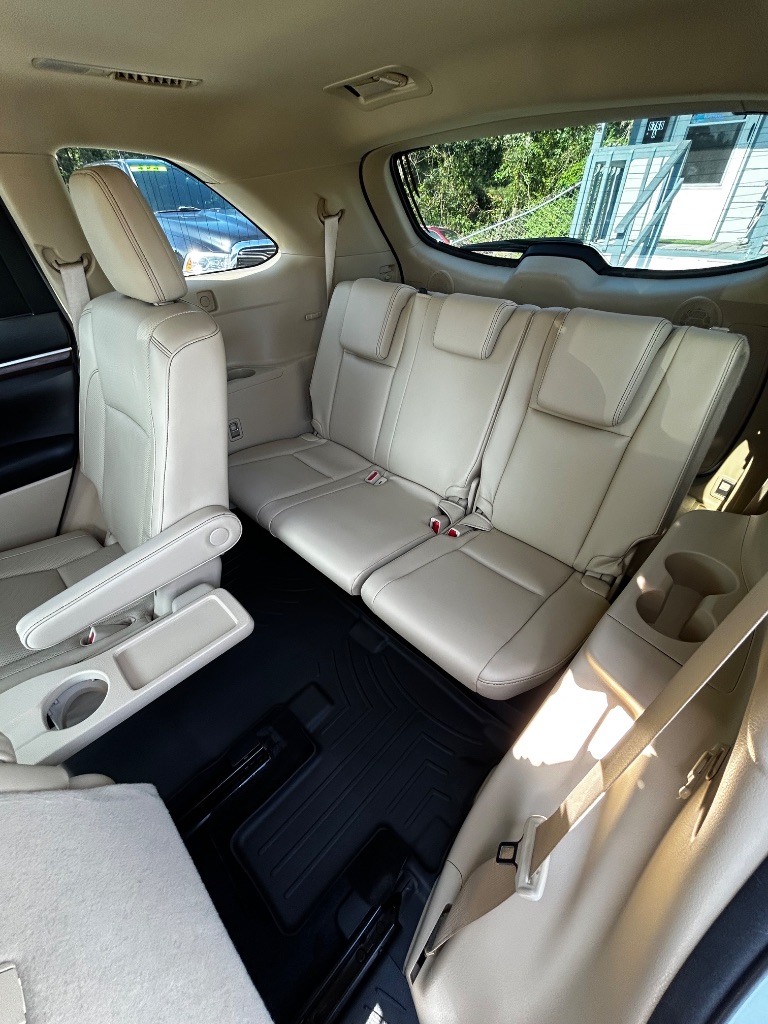 2016 Toyota Highlander - $17,500