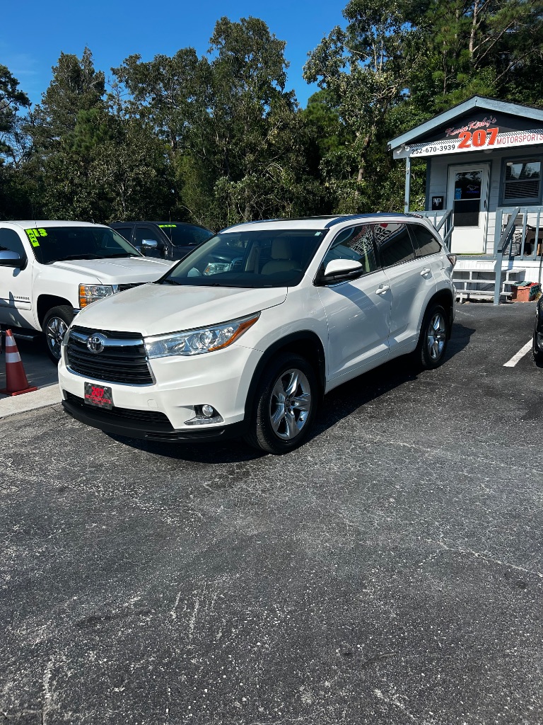2016 Toyota Highlander - $17,500