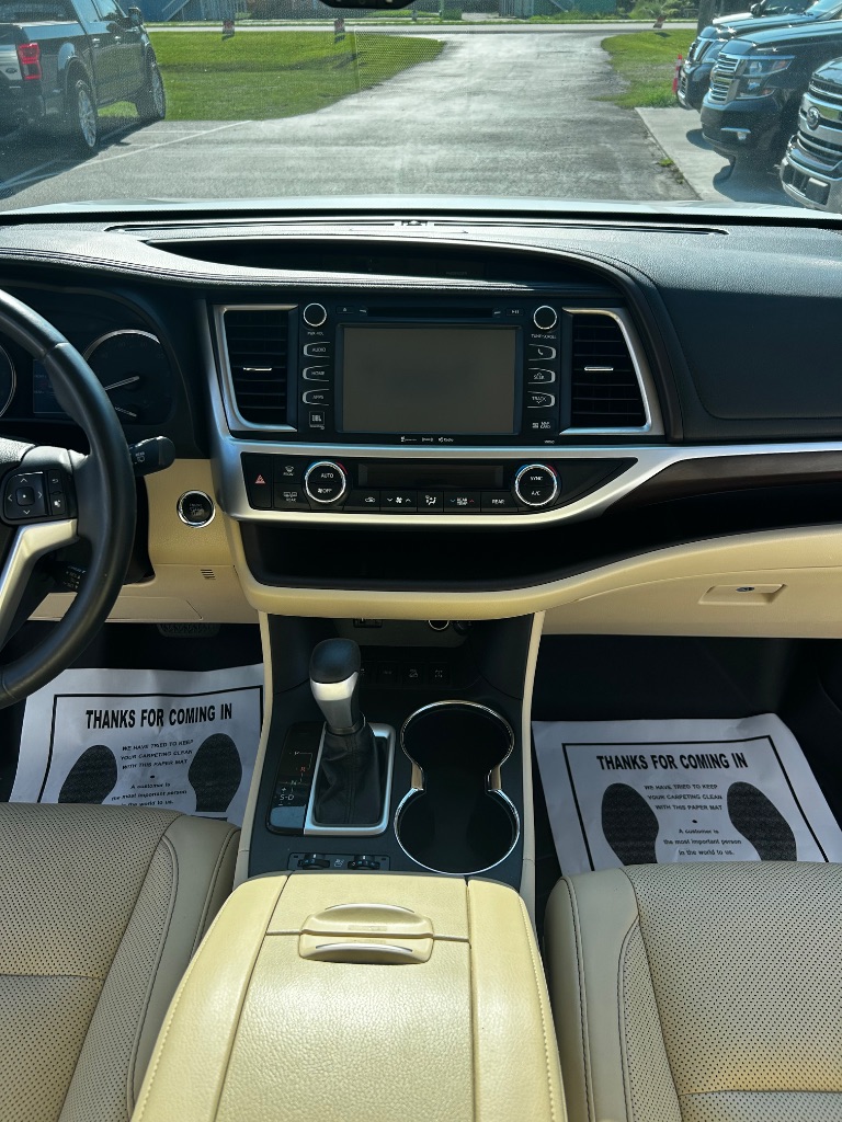 2016 Toyota Highlander - $17,500
