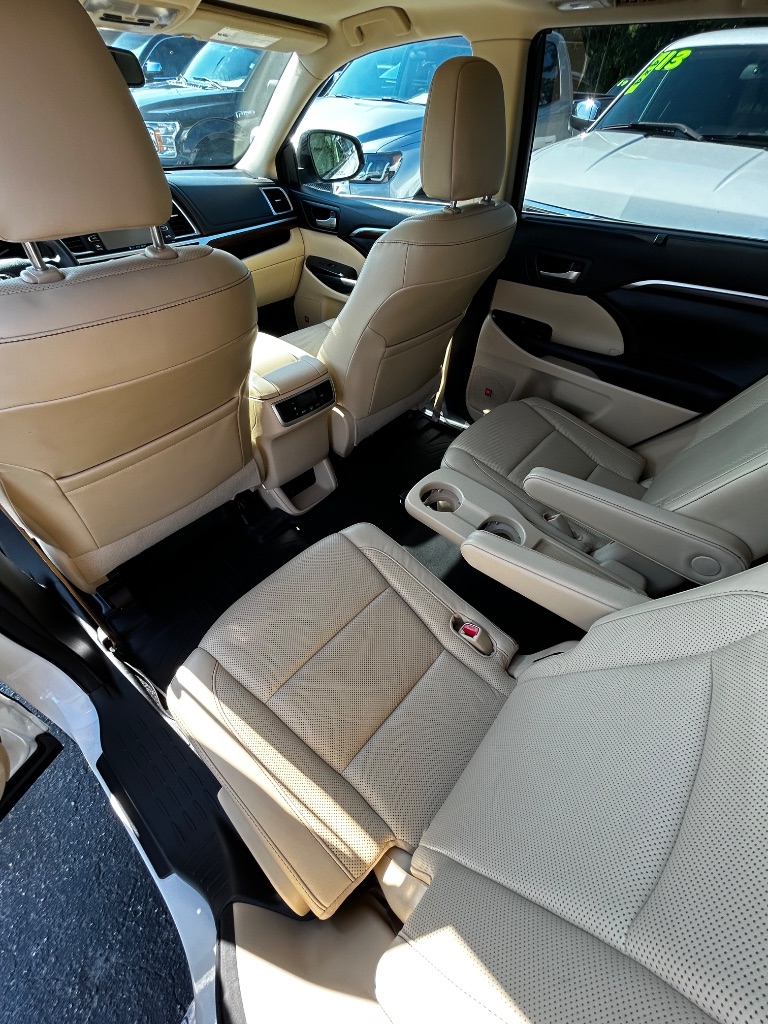 2016 Toyota Highlander - $17,500