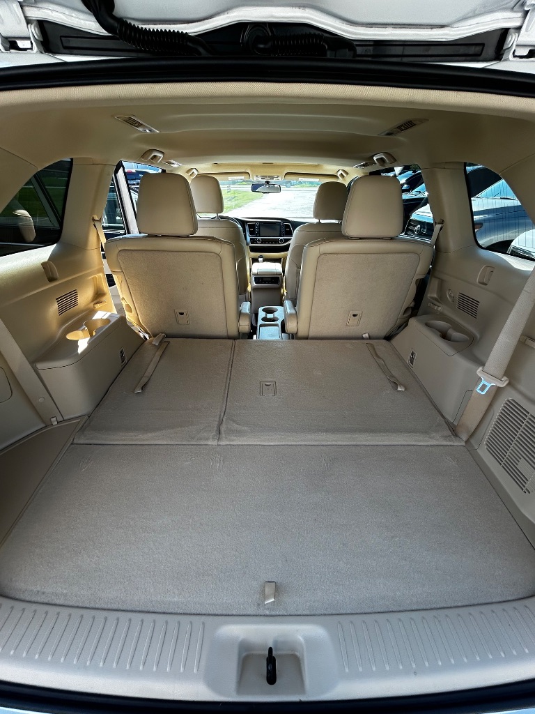 2016 Toyota Highlander - $17,500