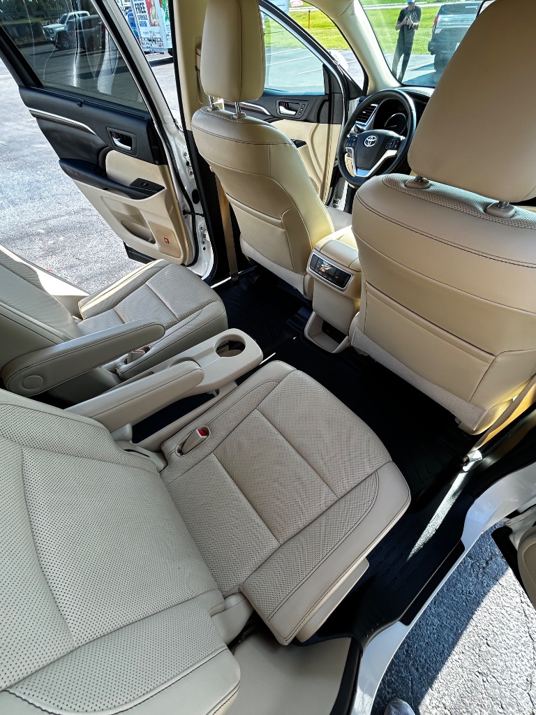 2016 Toyota Highlander - $17,500