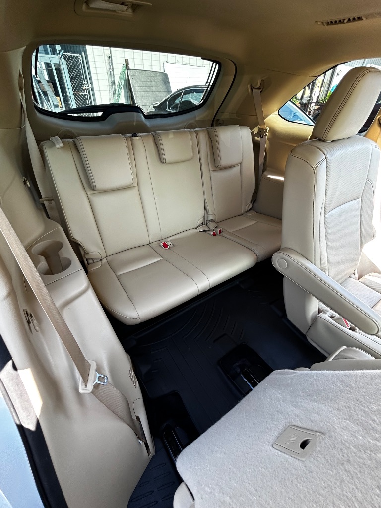2016 Toyota Highlander - $17,500